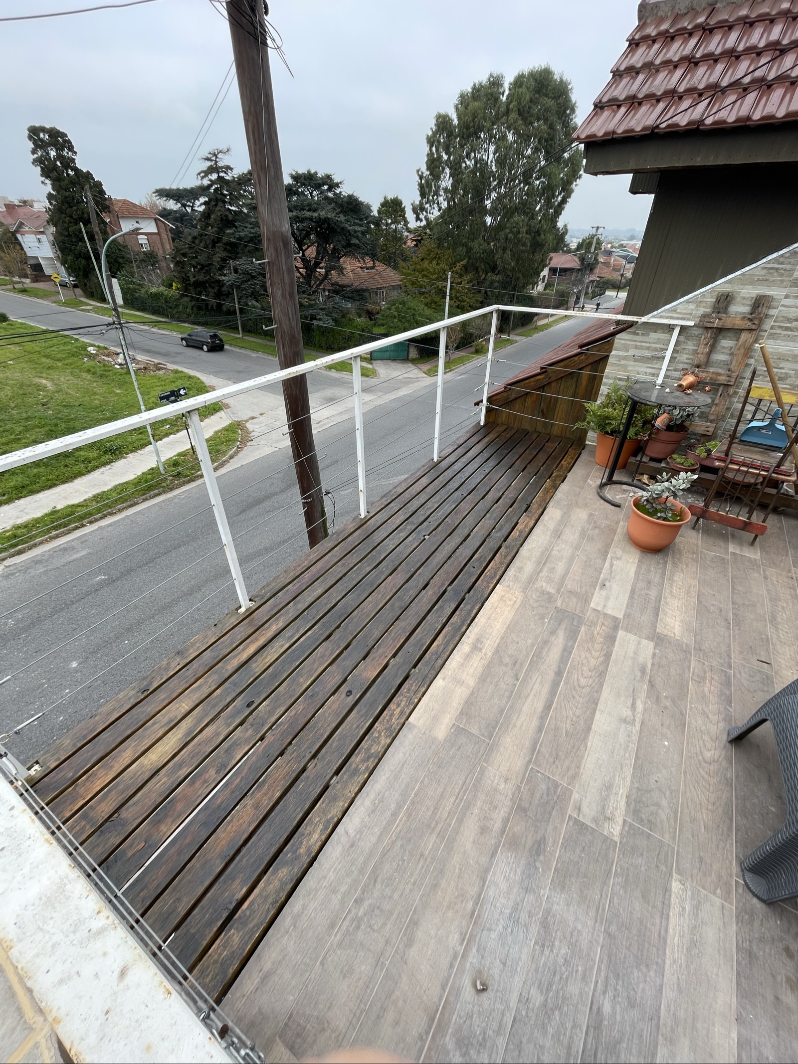 Barnizado deck de madera
